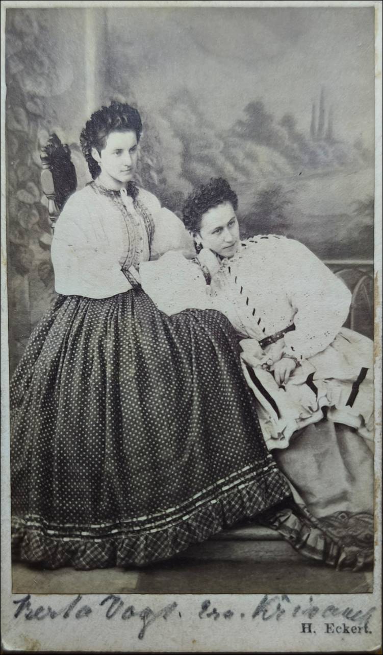 Obsah obrzku obleen, Retro styl, Lidsk tv, osoba

Obsah generovan pomoc AI me bt nesprvn.